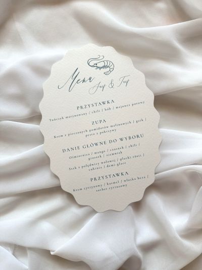 Menu w stylu marynarskim Onda z falowaną krawędzią i granatową typografią