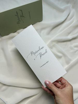 Menu z harmonogramem wesela Arco, karta trójdzielna w oliwkowej zieleni