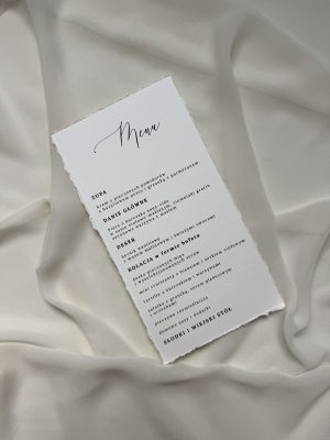Menu weselne białe Terra z delikatną typografią na jasnym tle